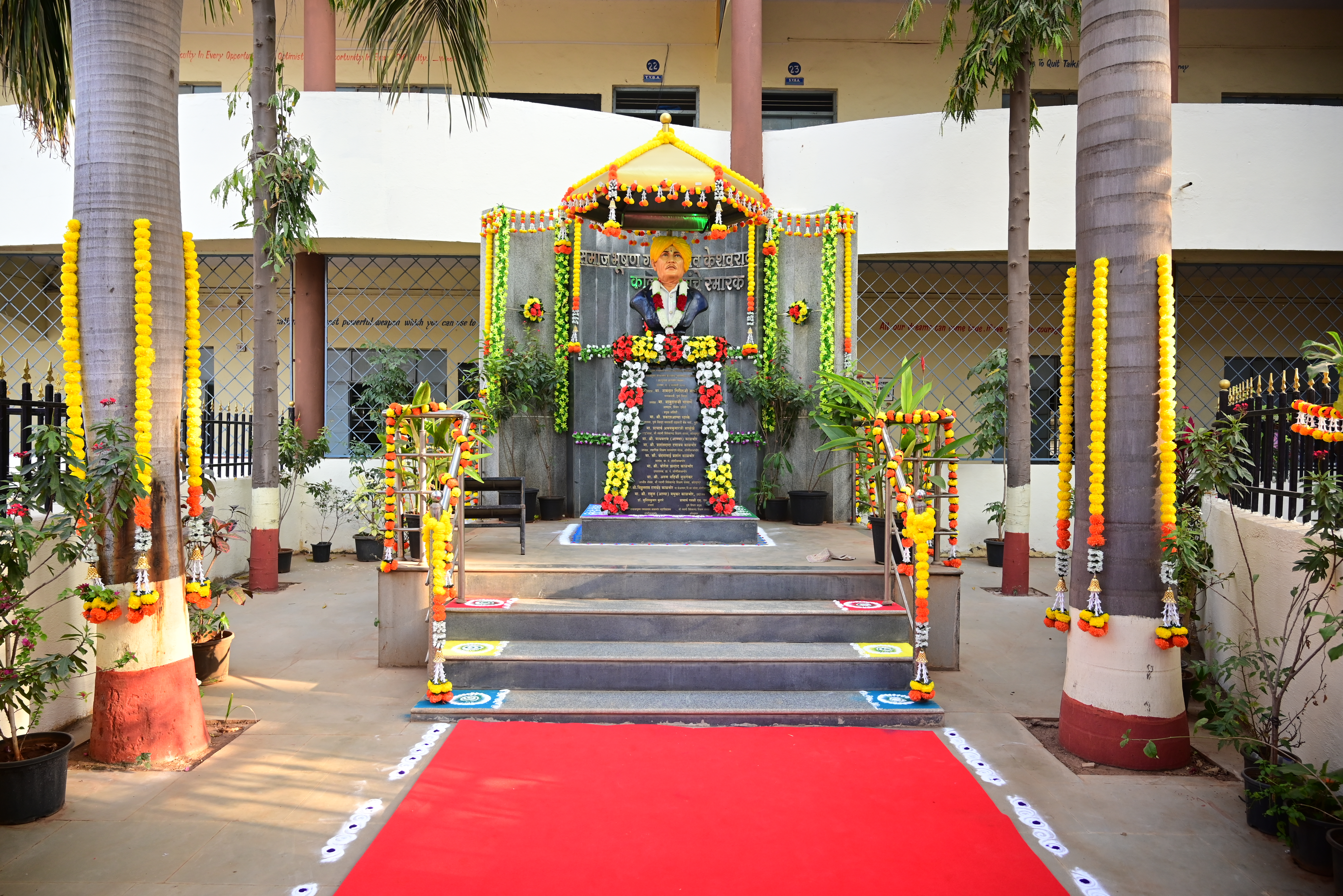 Women Jeans slide img