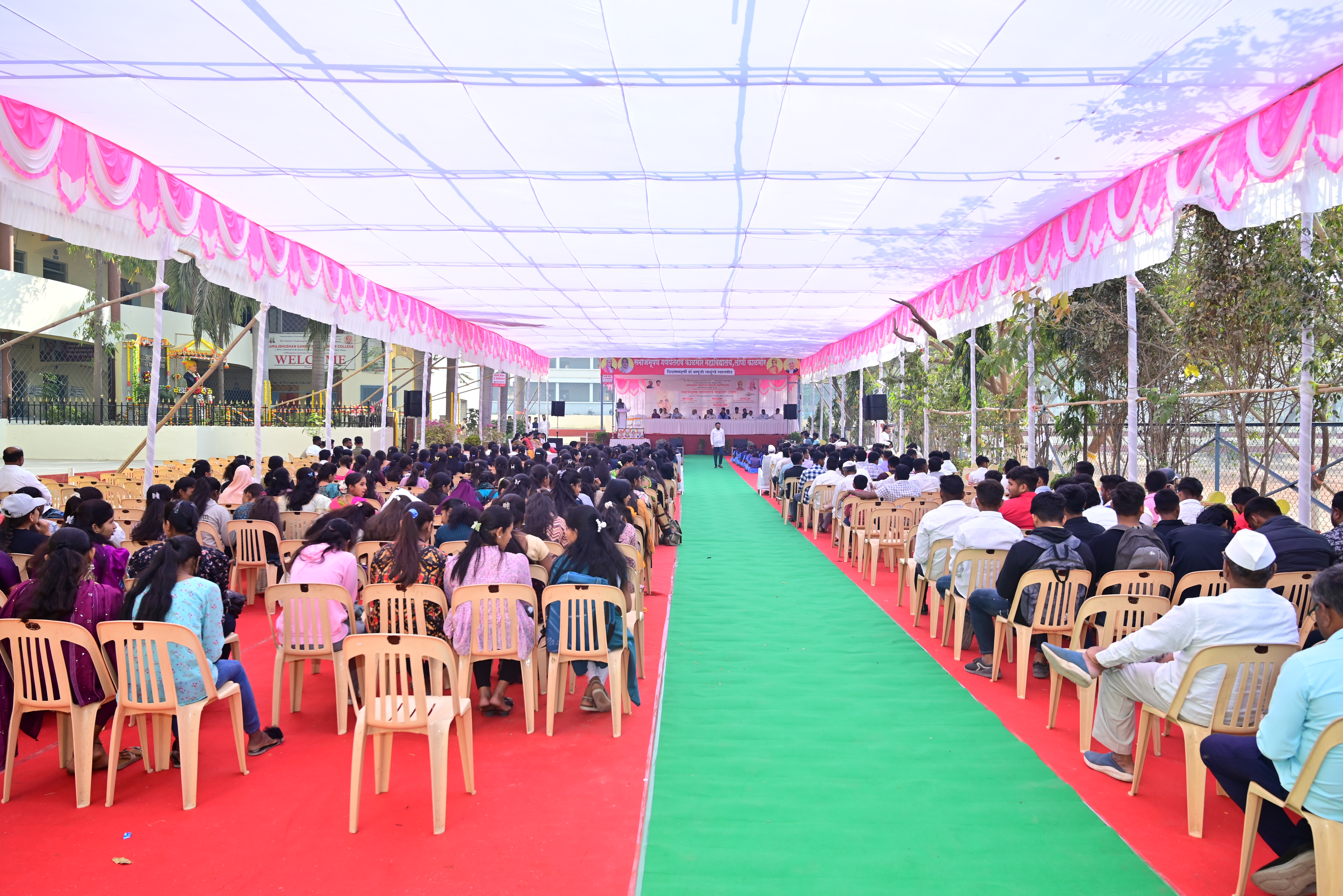 Women Jeans slide img